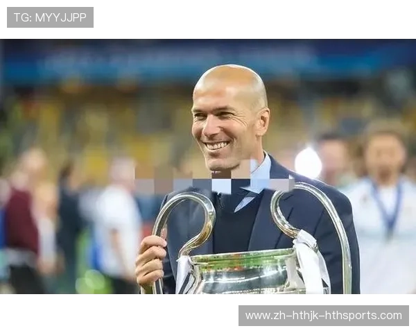 齐达内与恩里克西甲战术博弈解读:战术革命与兵法对决的深度剖析 齐达内与恩里克西甲战术博弈解读:战术革命与兵法对决的深度剖析